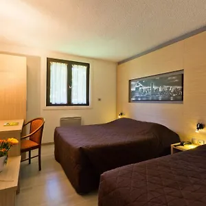 Albhotel Grill 2*, Alby-sur-Cheran Frankrike